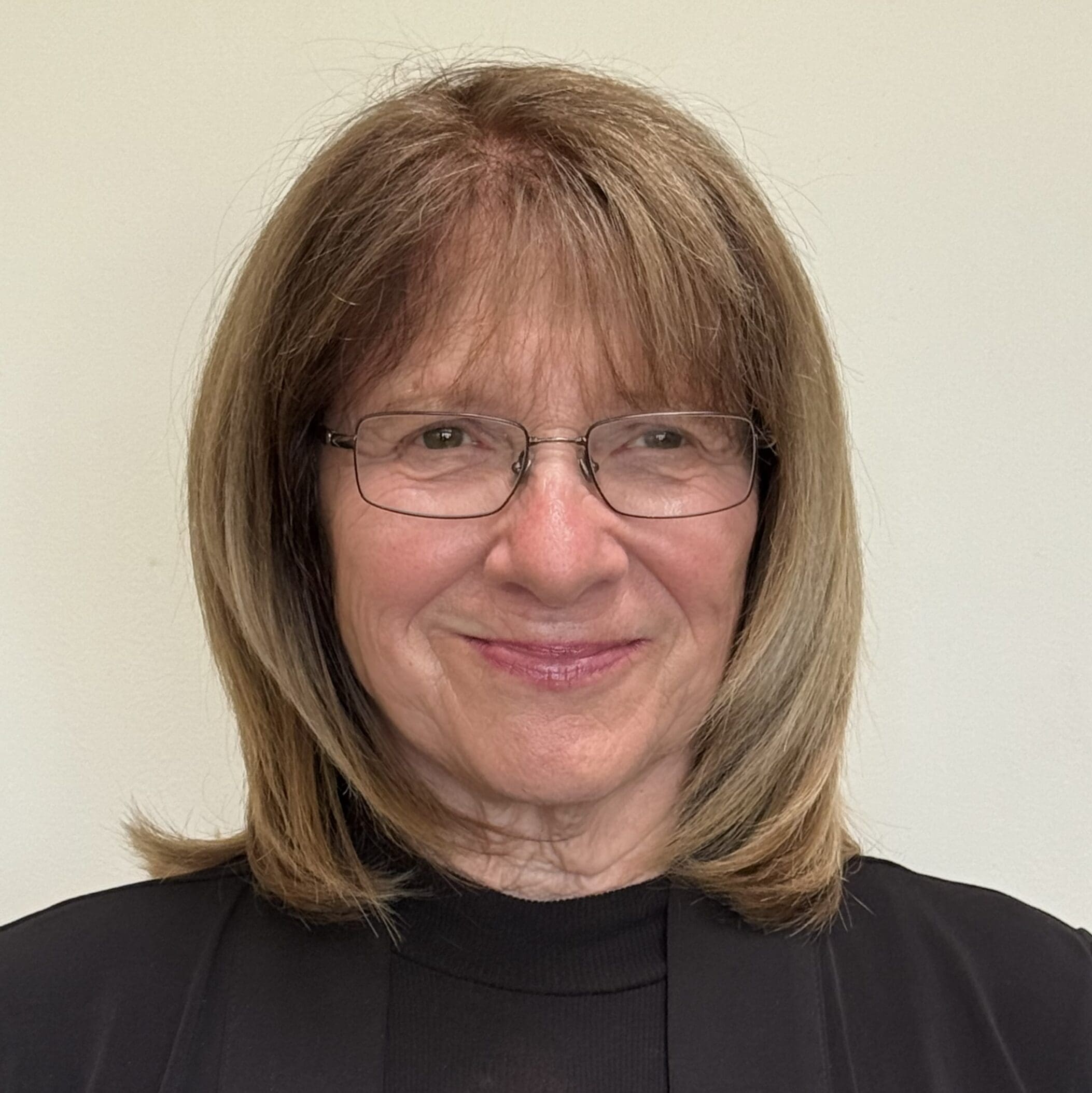 Professional photo of Robin Sanow, RN